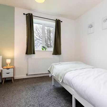 Quiet Corner Haven 아파트 *